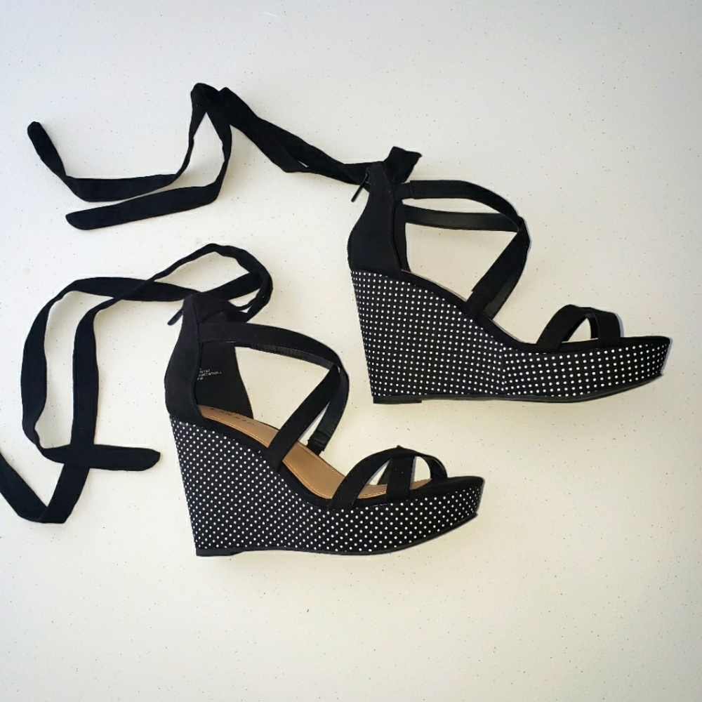 Torrid 8.5 Wide Polka Dot Ankle Wrap Wedge